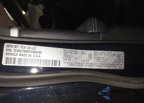 2023 Jeep Grand Cherokee 4Xe z USA, uszkodzony, nr VIN 1C4RJYB65PC669703